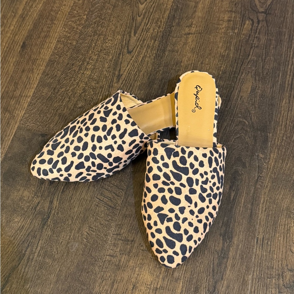 Qupid Tan and Black Leopard Mules size 7